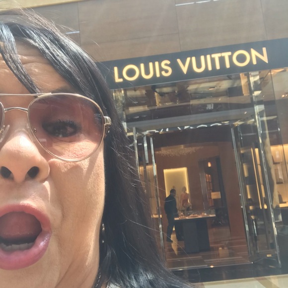 Meet your Posher, Veronica - Picture 4 of 8